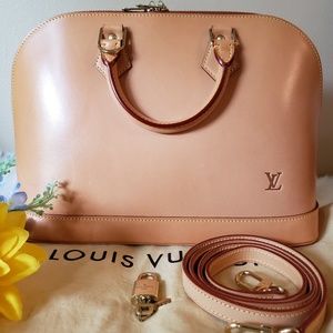 🍀RARE🍀💯% AUTH Louis Vuitton Nomade Alma PM